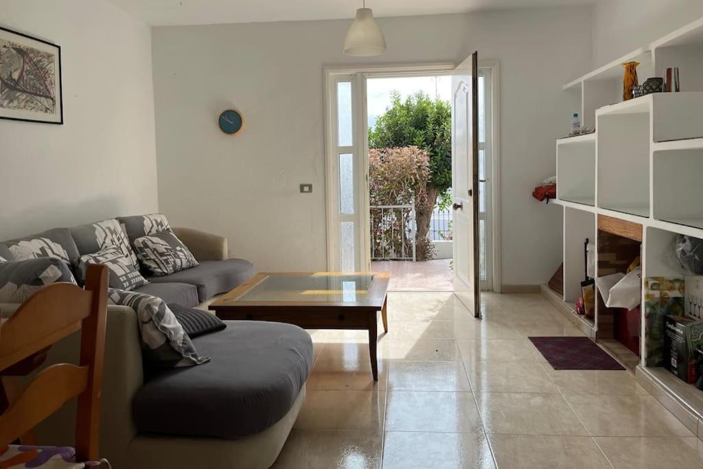 Playa Chica Apt With Terrace 100 M From The Sea Puerto del Carmen  Exterior photo